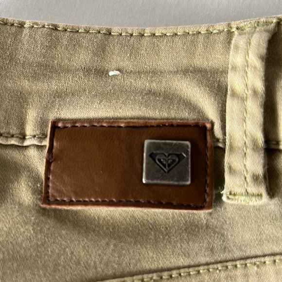 Roxy cotton cargos, skinny, tan size 26 - Picture 2 of 3
